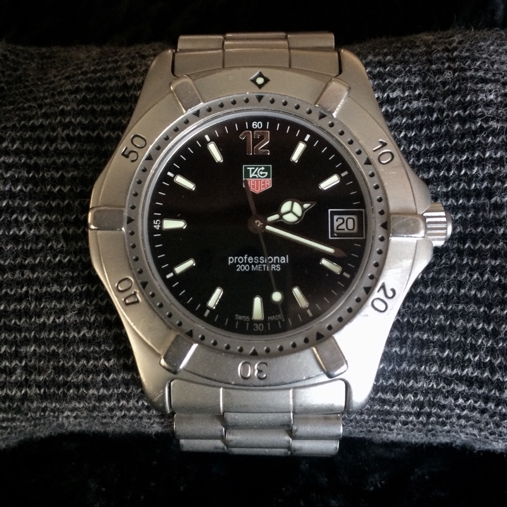 TAG Heuer Professional 2000